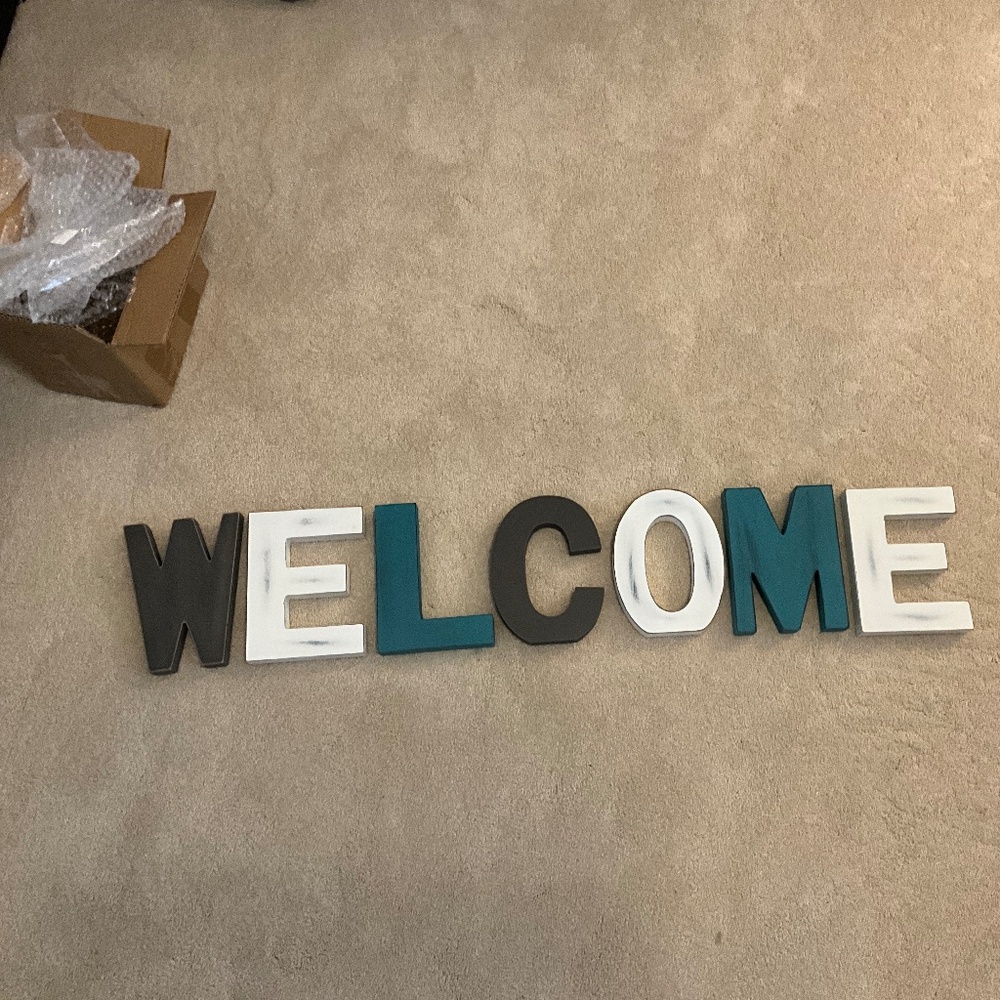 Welcome solid wood hanging sign decoration NWT